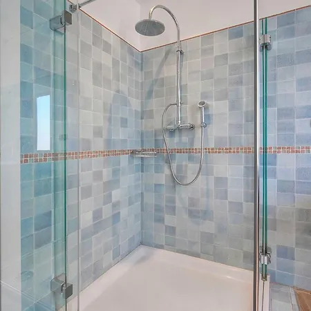 Stunning A C 6p With Sea View - Appartement *